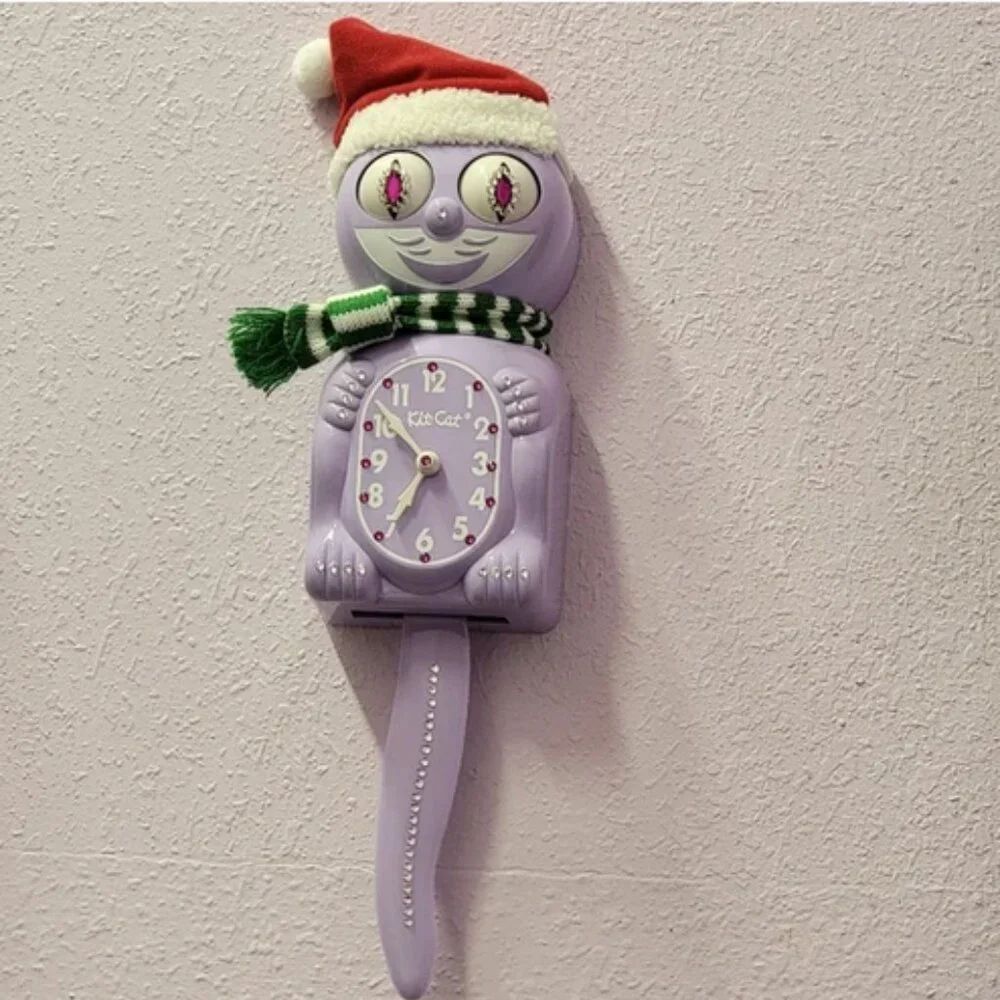 Kit-Cat Klock Clock Christmas Accessories – Santa Hat and Green & White Scarf